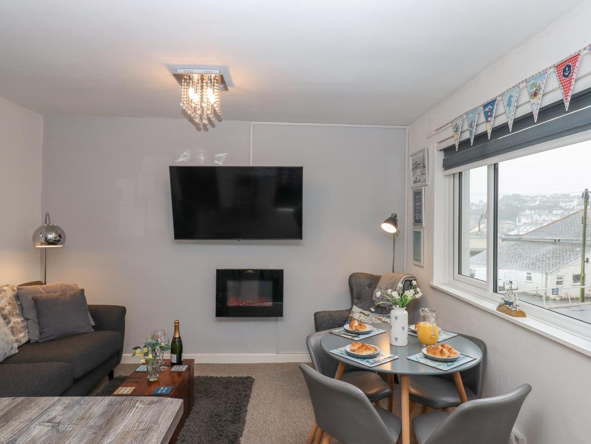 3 Dolphin Court Apartment Brixham Exterior photo